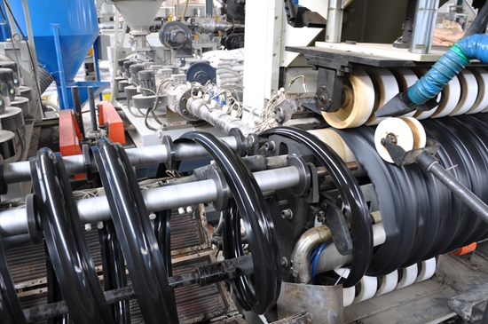 鋼帶增強聚乙烯（PE）螺旋波紋管 設(shè)備 (3)