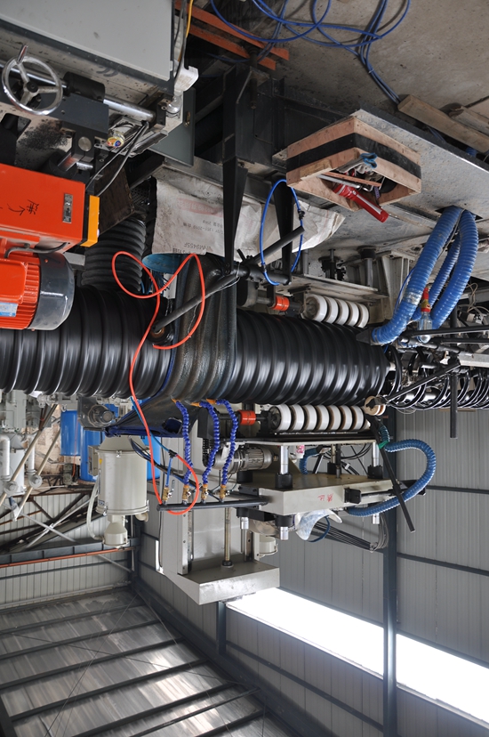 鋼帶增強聚乙烯（PE）螺旋波紋管 設(shè)備 (5)