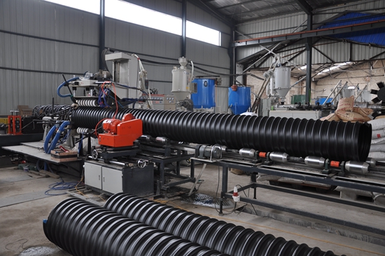 高密度聚乙烯碳素纖維護套管 設(shè)備 (2)